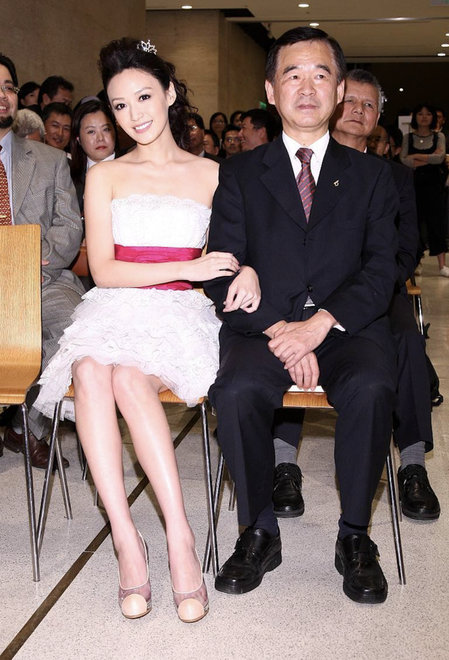 78岁富商王应杰新婚期接噩耗，长子运动猝死，无奈喜事后办丧事