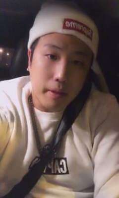 韩国女主播图片朴(这个道歉的韩国主播，竟因网友一举动当街下跪)