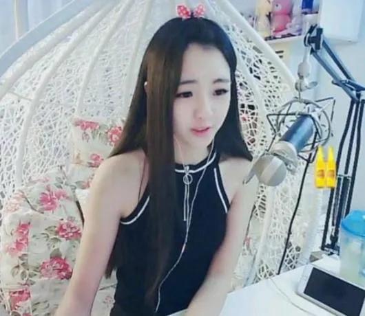 很多女主播跟神豪现实一起！最后结果又如何？