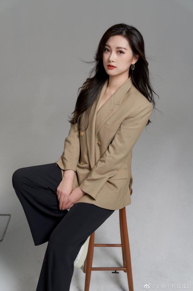 足球女主播哪家强,央视马凡舒,刘语熙,杨茗茗最强三叉戟