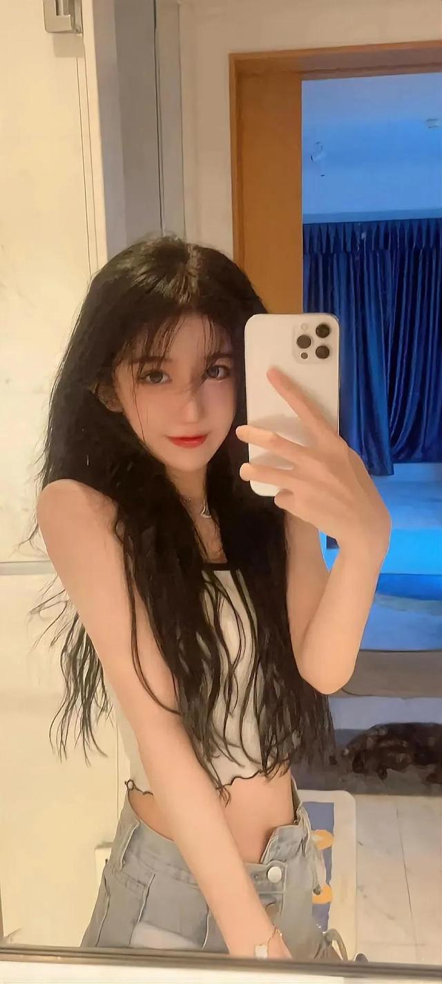 美女主播性感写真壁纸——呆妹儿