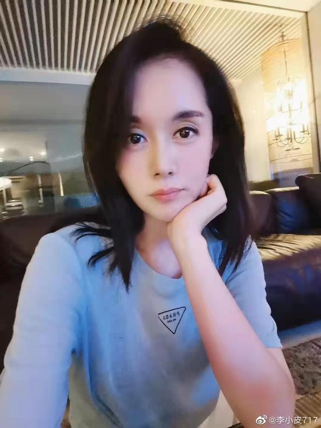 养眼!美女主持马凡舒回归《天下足球》!CCTV5女主播李蕊曾代播