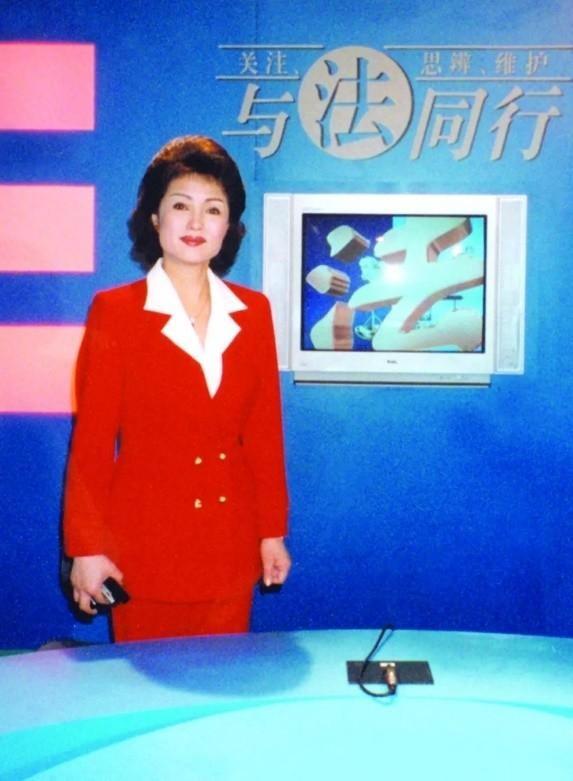 65岁的“广东一枝花”侯玉婷：曾和霍震霆传绯闻，如今成模范婆婆