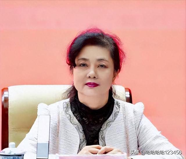 海南“好色女虎”落马,揭秘幕后:独爱潜规则“小鲜肉”