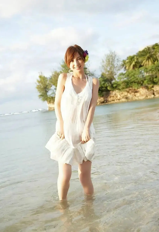 日本清纯女星被曝爱点男模运动,封杀后“下海”重回顶流?