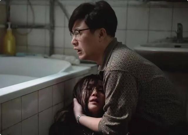 张颂文宋佳摸胸片段港台重播引发讨论。艺术还是过届？