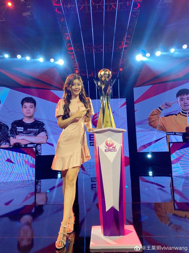 足球女主播哪家强,央视马凡舒,刘语熙,杨茗茗最强三叉戟