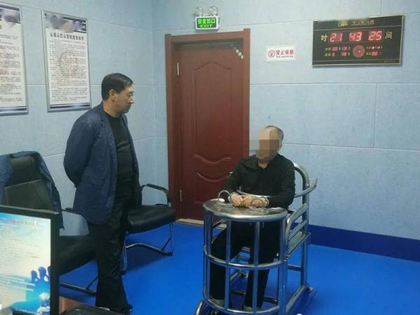 一“局长”打赏女主播一掷千金,身家700万从何而来?