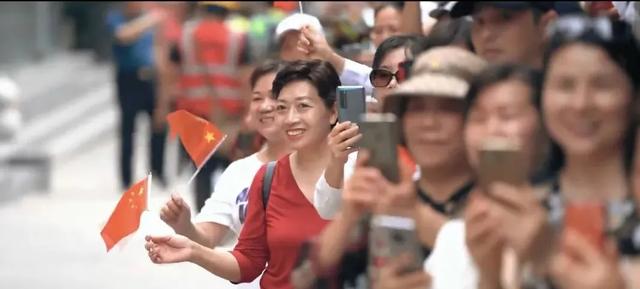 好听！李云迪与初中生百万up主宣宣破壁合作 整条街都沸腾了