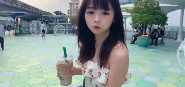 虎牙小甜私照曝光,热辣身材挡不住