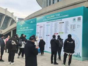 腾讯女主播招聘(月薪最高6万元实探上海2025年春季首场大型招聘会，还开设“生育友好”招聘区)