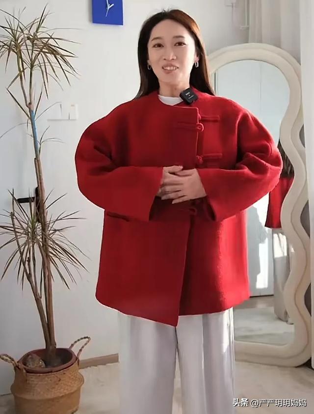 YOYO，一位阳光貌美主播，曾是宇辉最好的搭档，如今物是人非！