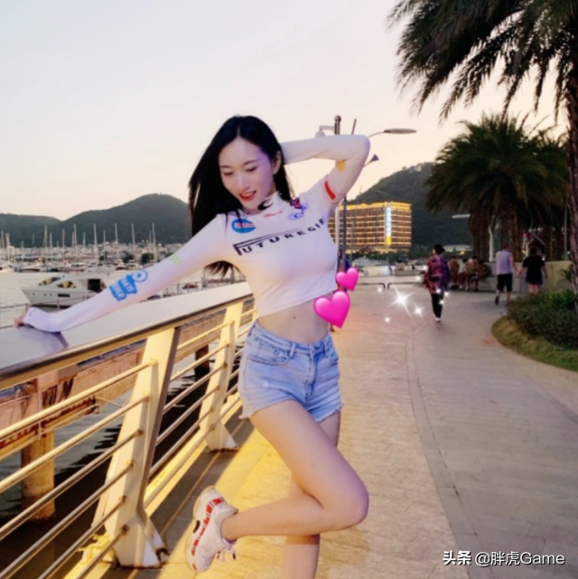 两大美女主播PK,只要是榜一就面基一星期,身体不好就三四天