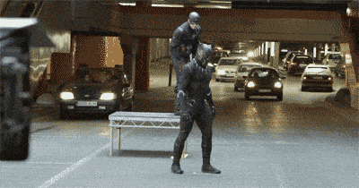 “弟弟的女同学才初一，都这么早熟了吗？”哈哈哈