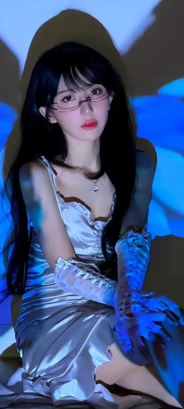 美女主播性感写真壁纸——呆妹儿