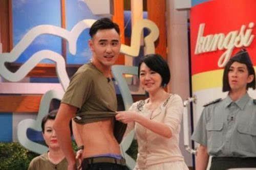 怎么样才能喂饱“饥饿”小S？这个最污女主播！