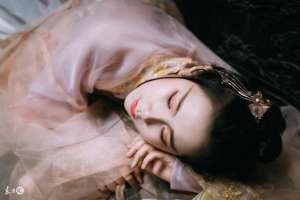 yy最火女主播周皇(小说：公主下诏，要娶天下很多男人，还不允许他们喜欢别人)