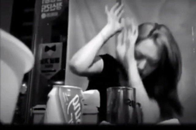 具荷拉直播时痛哭！韩国女艺人崔雪莉家中身亡 雪莉最后一条ins图写了什么内容