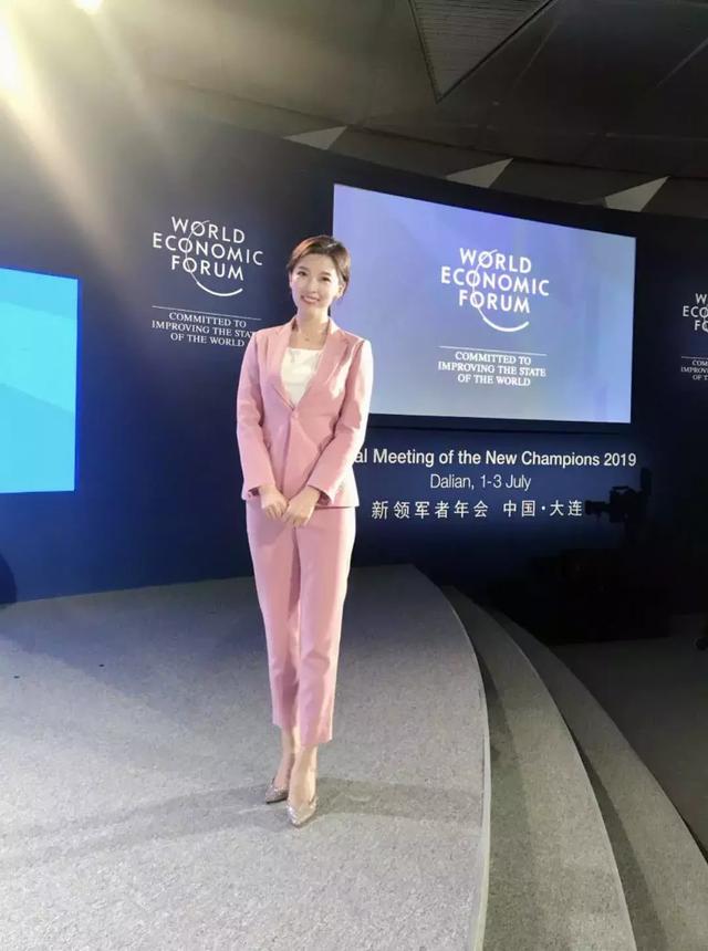 有颜值有实力！这位凤凰女主播是咱大连人