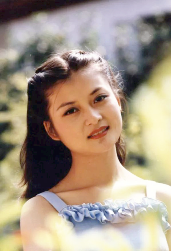 《妈妈的吻》朱晓琳走红背后有艰辛,53岁为何仍然未婚