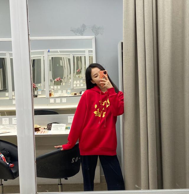 足球女主播哪家强,央视马凡舒,刘语熙,杨茗茗最强三叉戟