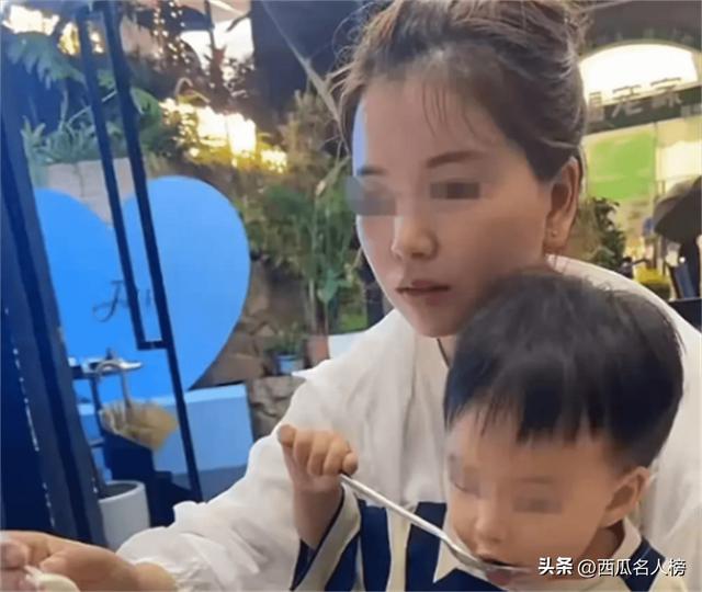 千万网红援助烧伤宝妈，携30万现金亲自送到医院，却被质疑作秀