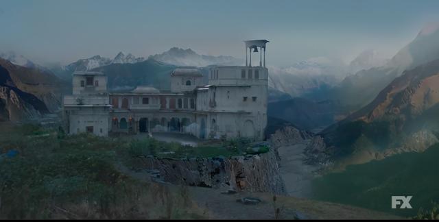 英版恐怖故事，来自遥远之地的禁忌爱情：《黑水仙》