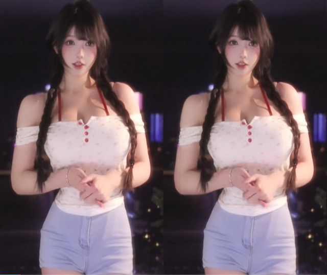 “大摆锤”黑丝上阵!超绝身材女主播米娜,这是要挑战超管底线!