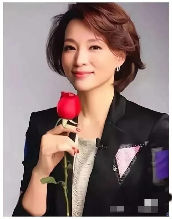 从倪萍到马凡舒，30年央视女主播颜值风云，谁堪称国泰民安脸？