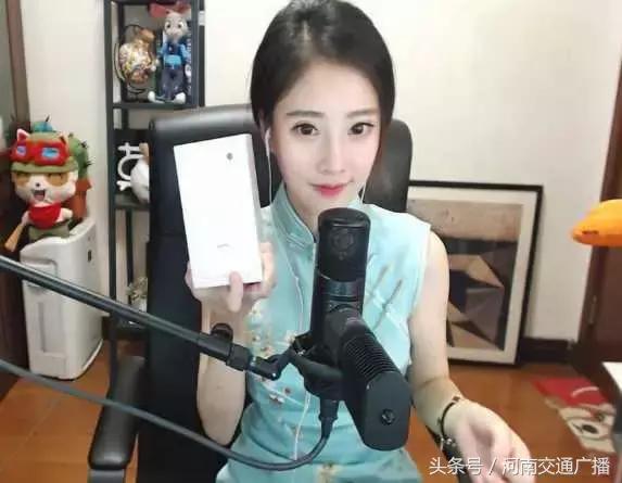 年收入2.7亿?斗鱼一姐冯提莫深陷“整容+离婚+会计门”