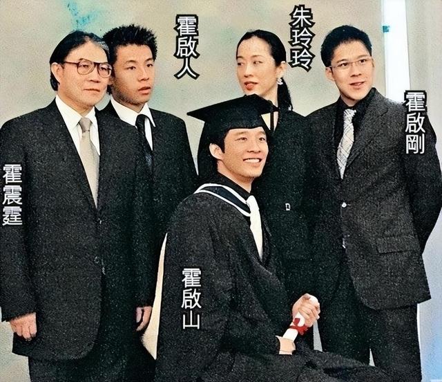 65岁的“广东一枝花”侯玉婷：曾和霍震霆传绯闻，如今成模范婆婆