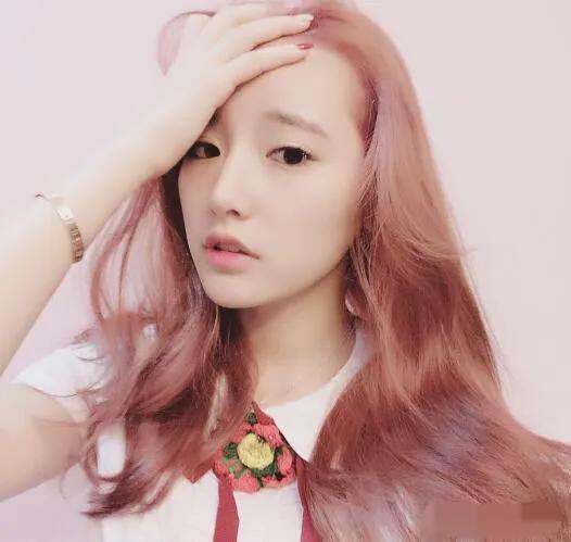 很多女主播跟神豪现实一起！最后结果又如何？