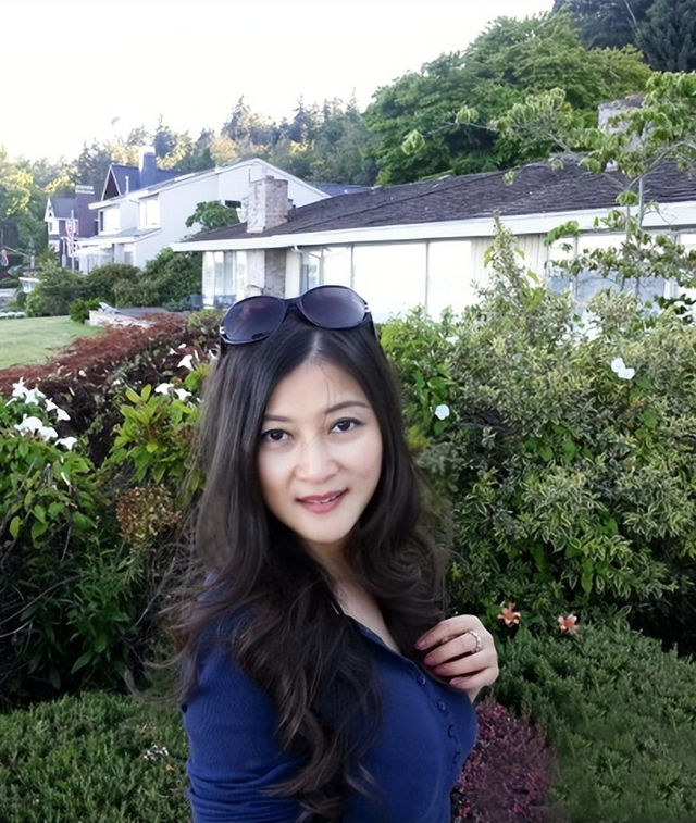 《妈妈的吻》朱晓琳走红背后有艰辛,53岁为何仍然未婚