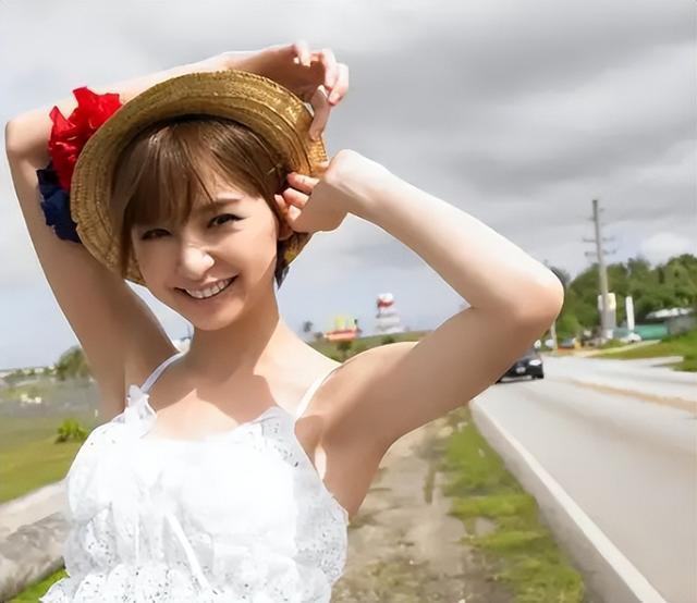日本清纯女星被曝爱点男模运动,封杀后“下海”重回顶流?