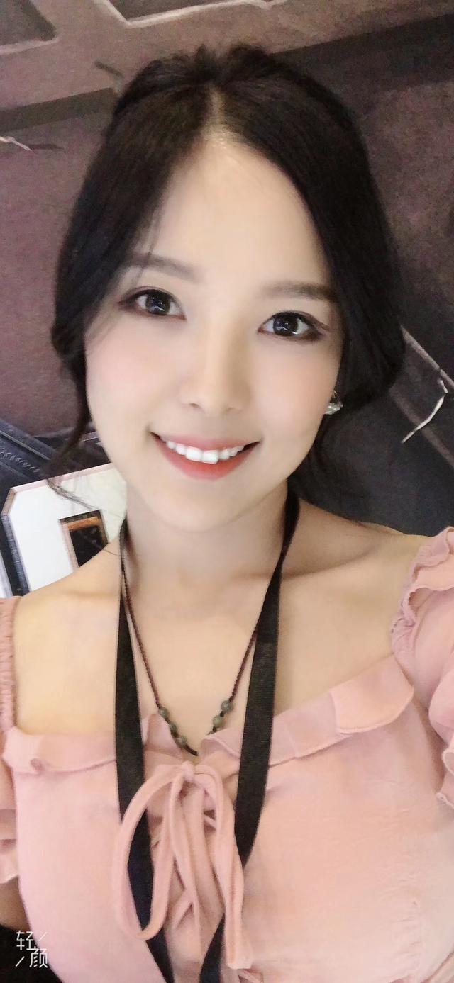 DNF联赛DPL开启,美女解说太抢眼,真实身份是DNF一姐?