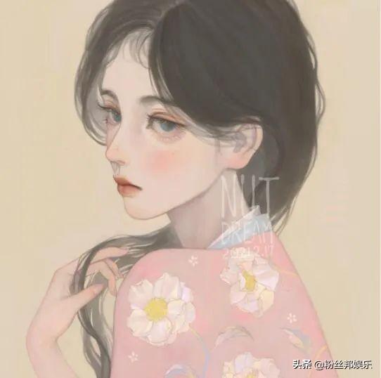 女网红直播PK惩罚低俗,穿着睡衣浴室“冲凉”,逃避举报紧急改名