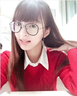 战旗美女主播(战旗女主播艾秋秋私照被爆，宝宝要哭了)