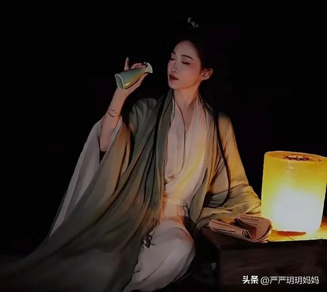 YOYO，一位阳光貌美主播，曾是宇辉最好的搭档，如今物是人非！