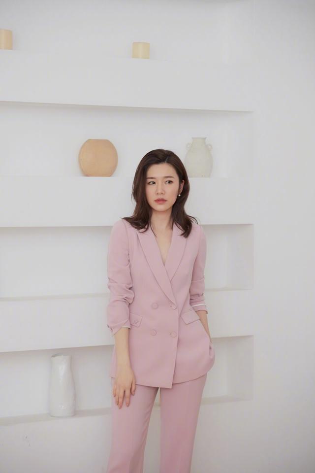 足球女主播哪家强,央视马凡舒,刘语熙,杨茗茗最强三叉戟