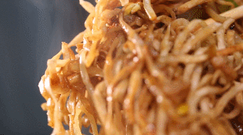 “掐着头，捏着腰，顺着脖子往下薅”，打一美食