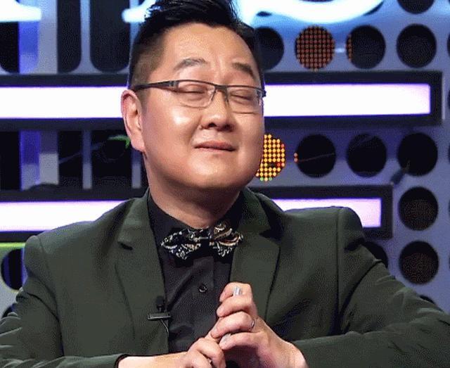 曾经的央视门面，怼天怼地后断送主持生涯，现在网综“混口饭吃”