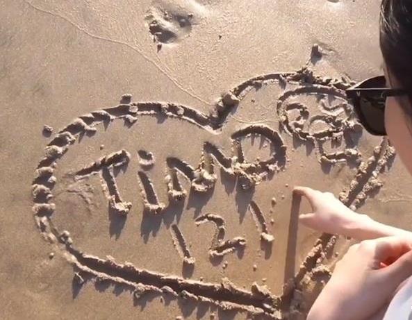 冯提莫进B站的无奈：斗鱼虎牙呆不下，抖音又不差她的3200W粉丝