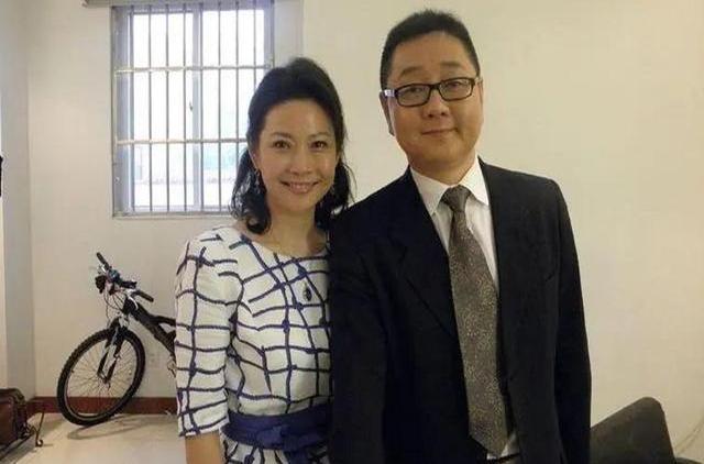 曾经的央视门面，怼天怼地后断送主持生涯，现在网综“混口饭吃”