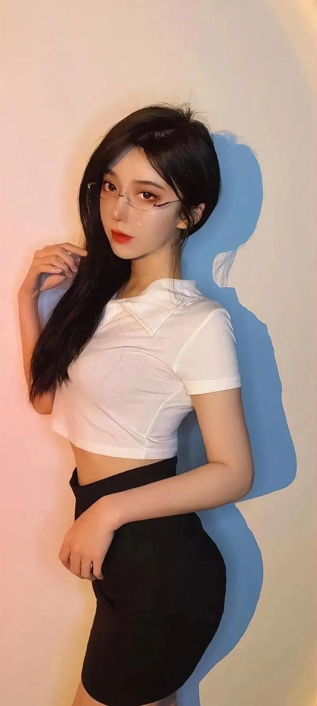 美女主播性感写真壁纸——呆妹儿