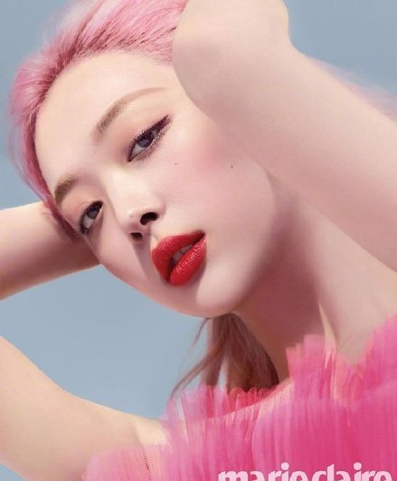 具荷拉直播时痛哭！韩国女艺人崔雪莉家中身亡 雪莉最后一条ins图写了什么内容