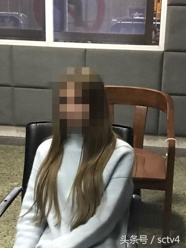 “网红女主播”驾车撞隔离栏 涉嫌醉驾被带回分局