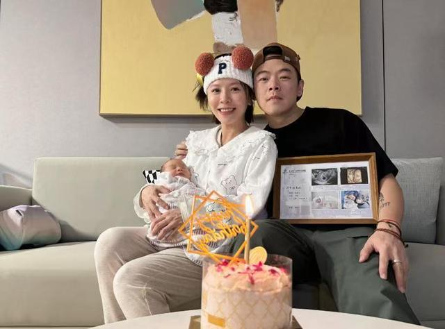 黄雅莉元宵节全家福曝光！两位妈妈颜值惊艳全场