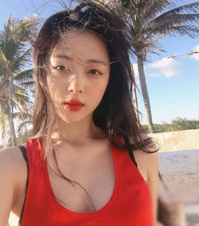 24岁知名女星自杀细节曝光,最后发文自杀意图明显,曾遭受网暴