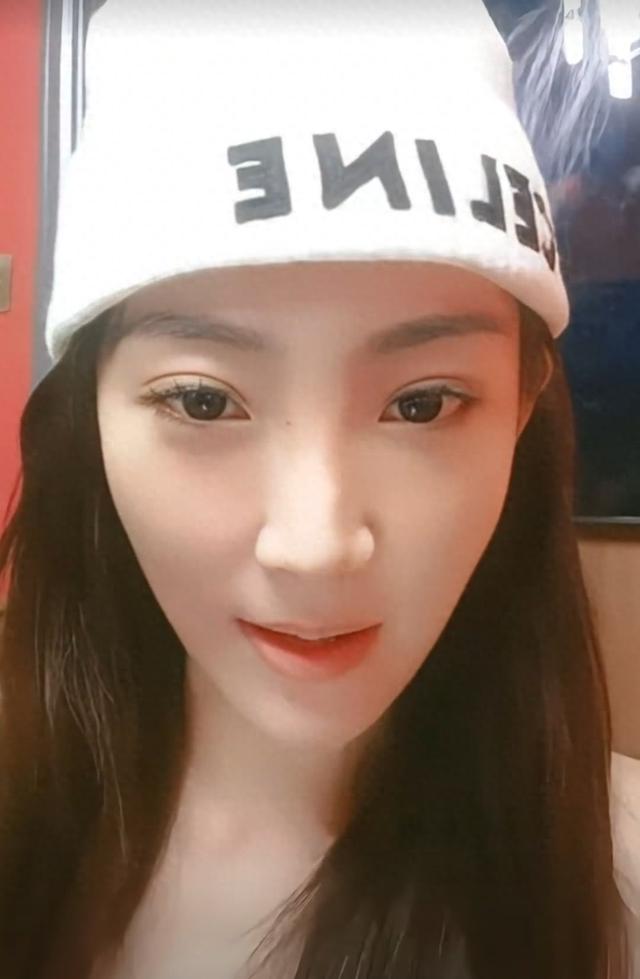 主持人马卉直播不雅照后续,大尺度日常照片被扒,已永久封禁直播