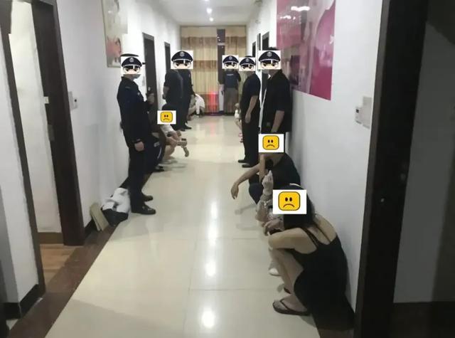 江阳警方:女主播穿着暴露甚至赤裸,表演不堪入目!